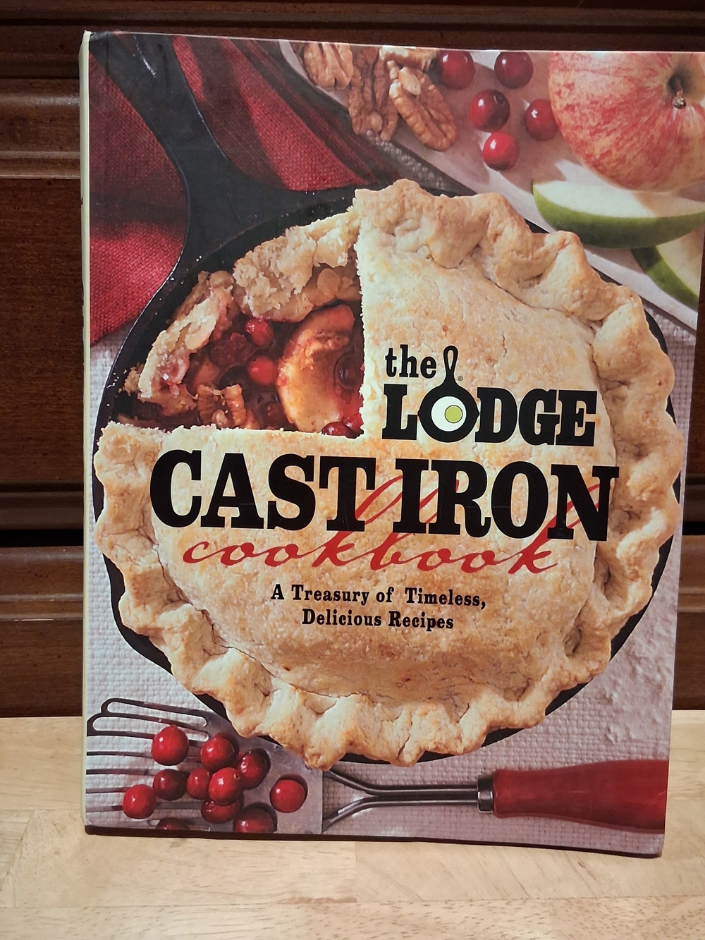 Lodge Cast Iron Cookbook - Red Accent Cover